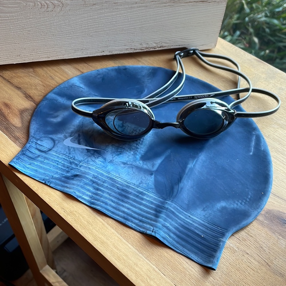 Speedo water goggles and hair cap
